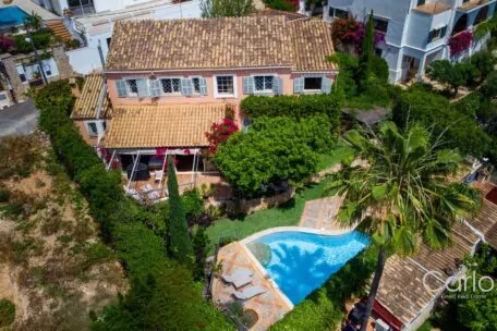 Charming Mediterranean House with Sea Views in Genova.