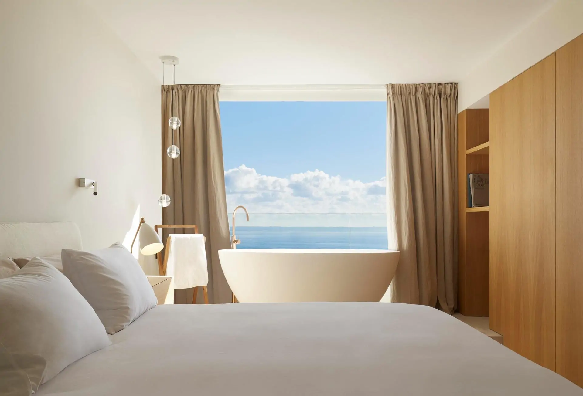 Espectacular apartamenteo  en exlusiva en primera l&iacute;nea con acceso directo al mar en Illeta.