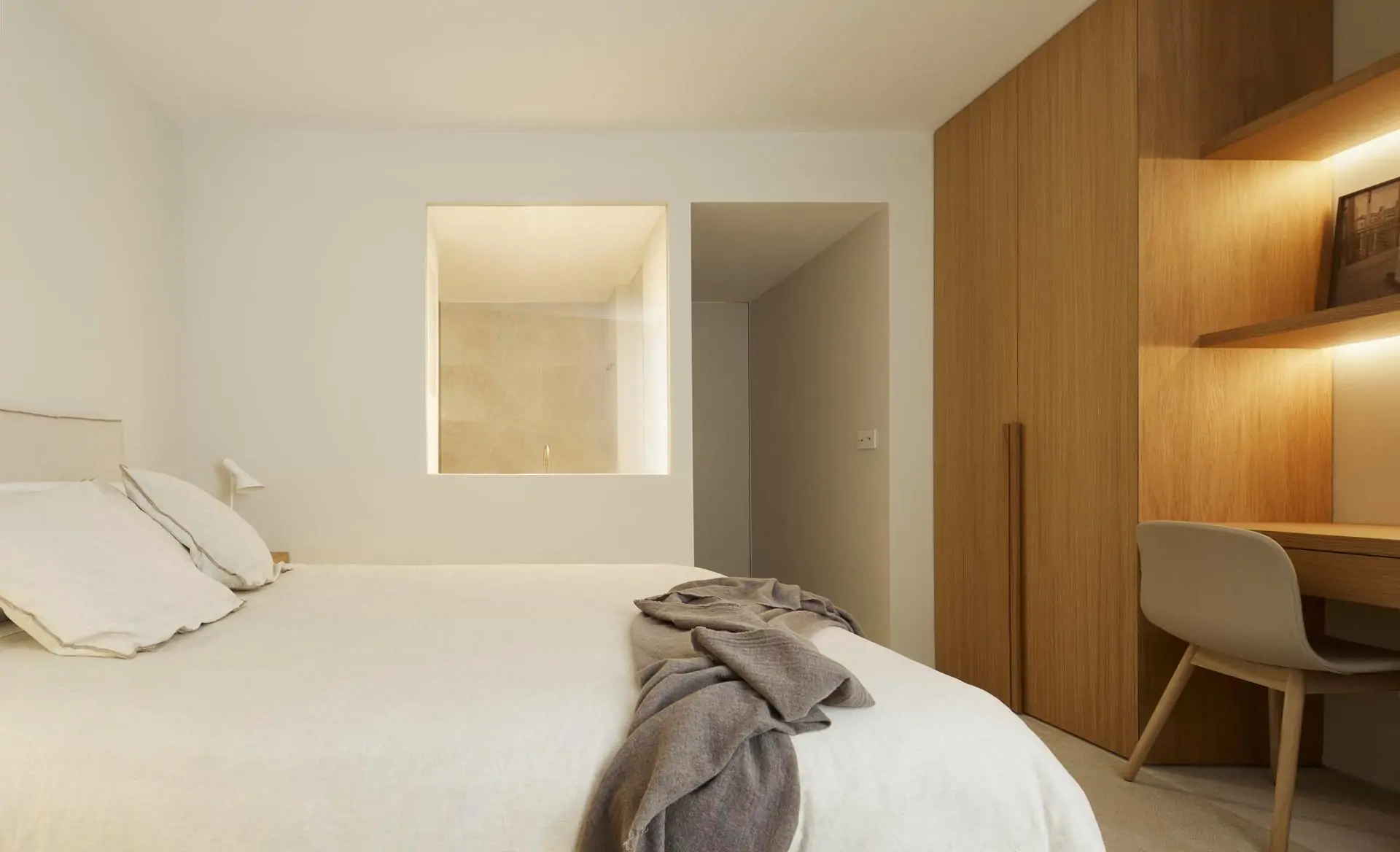 Espectacular apartamenteo  en exlusiva en primera l&iacute;nea con acceso directo al mar en Illeta.