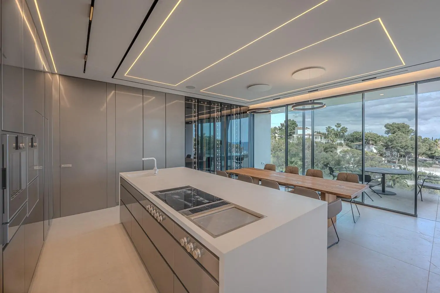 Villa contemporánea de lujo con vistas panorámicas al mar