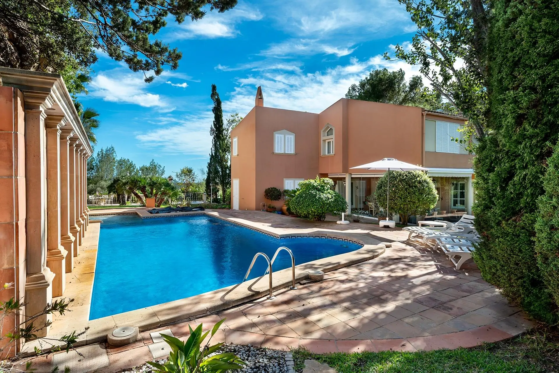 Villa exclusiva en zona tranquila de Son Vida, con vistas a la bahía de Palma