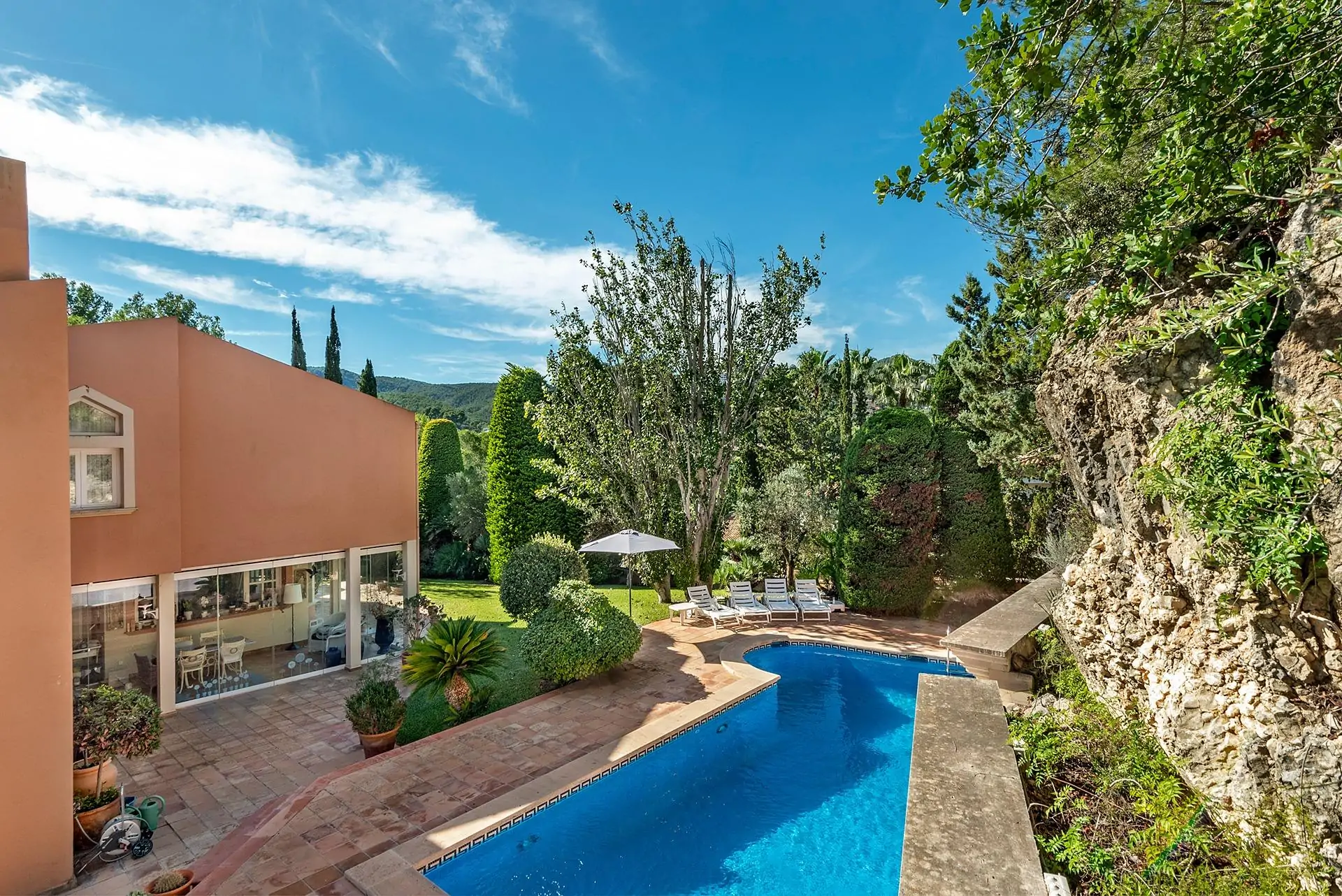Villa exclusiva en zona tranquila de Son Vida, con vistas a la bahía de Palma