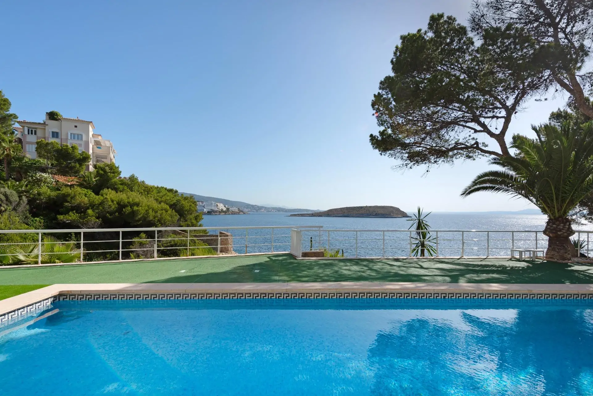 D&uacute;plex Exclusivo con Acceso Directo al Mar en Cala Vinyas