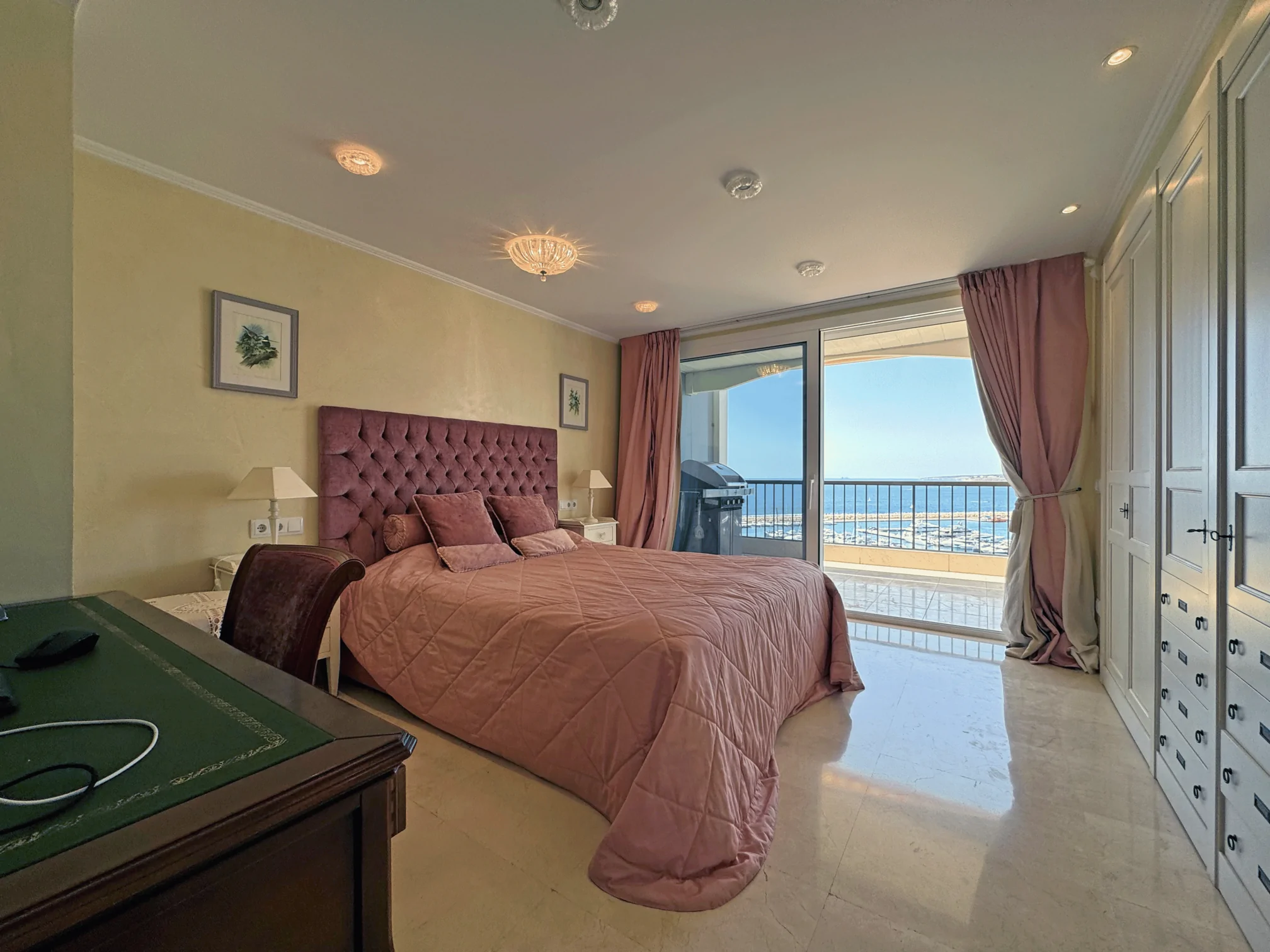 Exclusivo ático con espectaculares vistas al mar y al puerto en Puerto Portals