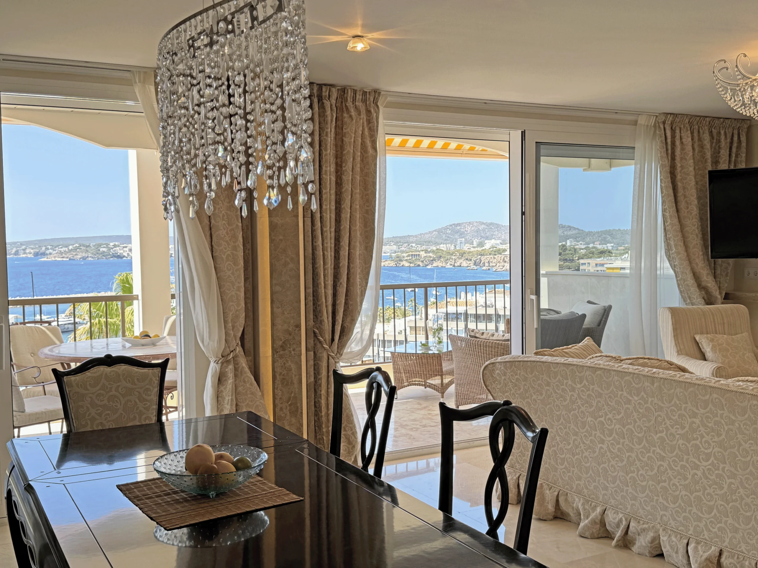 Exclusivo ático con espectaculares vistas al mar y al puerto en Puerto Portals