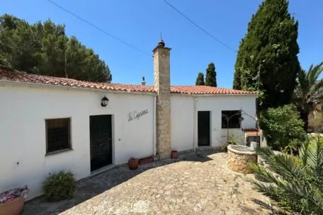 Exceptional Investment Opportunity: Spacious Property with License for a Single-Family Home