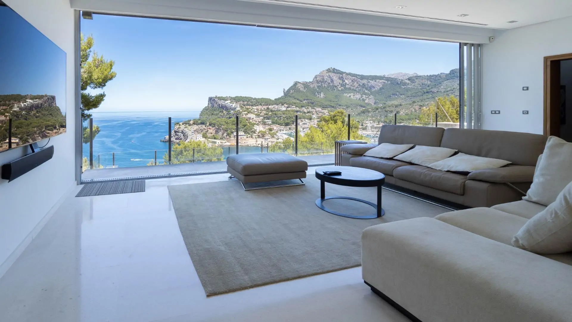Villa moderna con vistas espectaculares al puerto de S&oacute;ller en un entorno id&iacute;lico