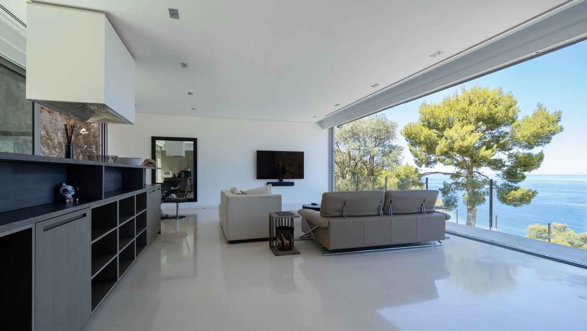 Villa moderna con vistas espectaculares al puerto de S&oacute;ller en un entorno id&iacute;lico