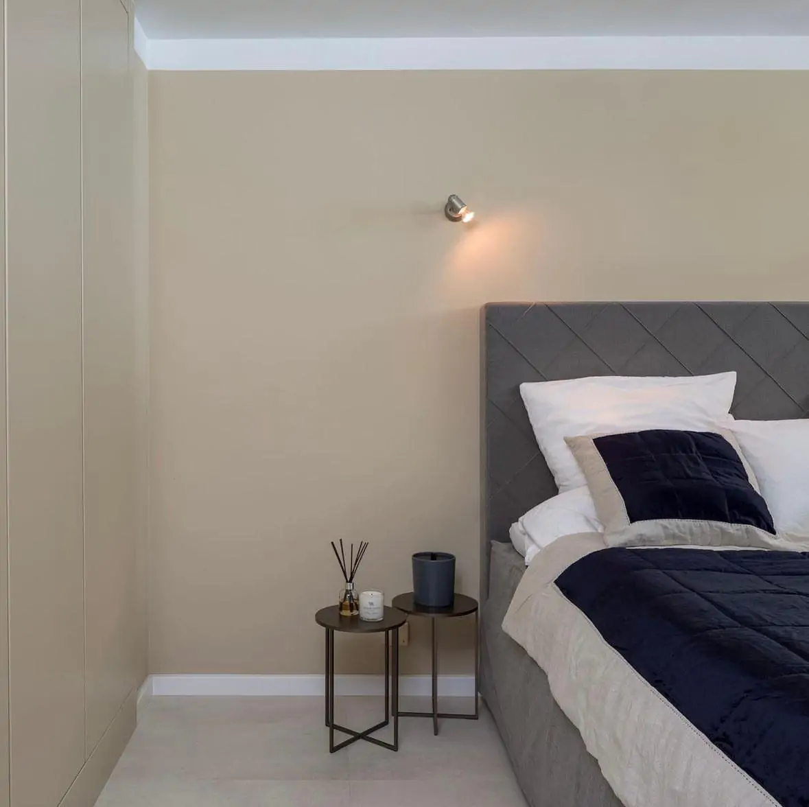 Apartamento reformado en Puerto Portals con vistas parciales al mar.