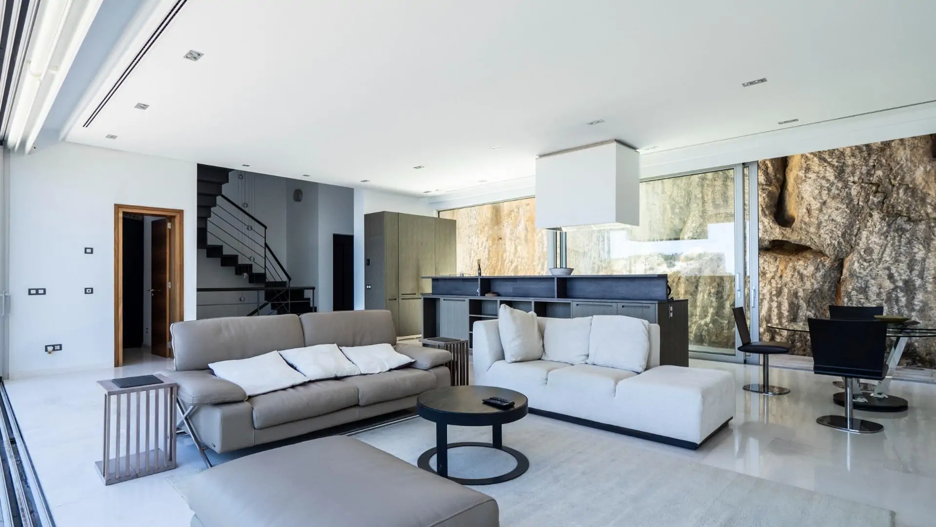 Villa moderna con vistas espectaculares al puerto de S&oacute;ller en un entorno id&iacute;lico