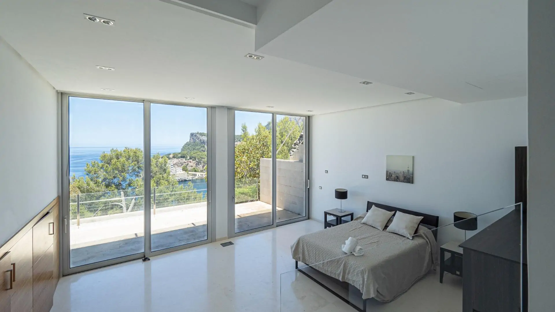 Villa moderna con vistas espectaculares al puerto de S&oacute;ller en un entorno id&iacute;lico