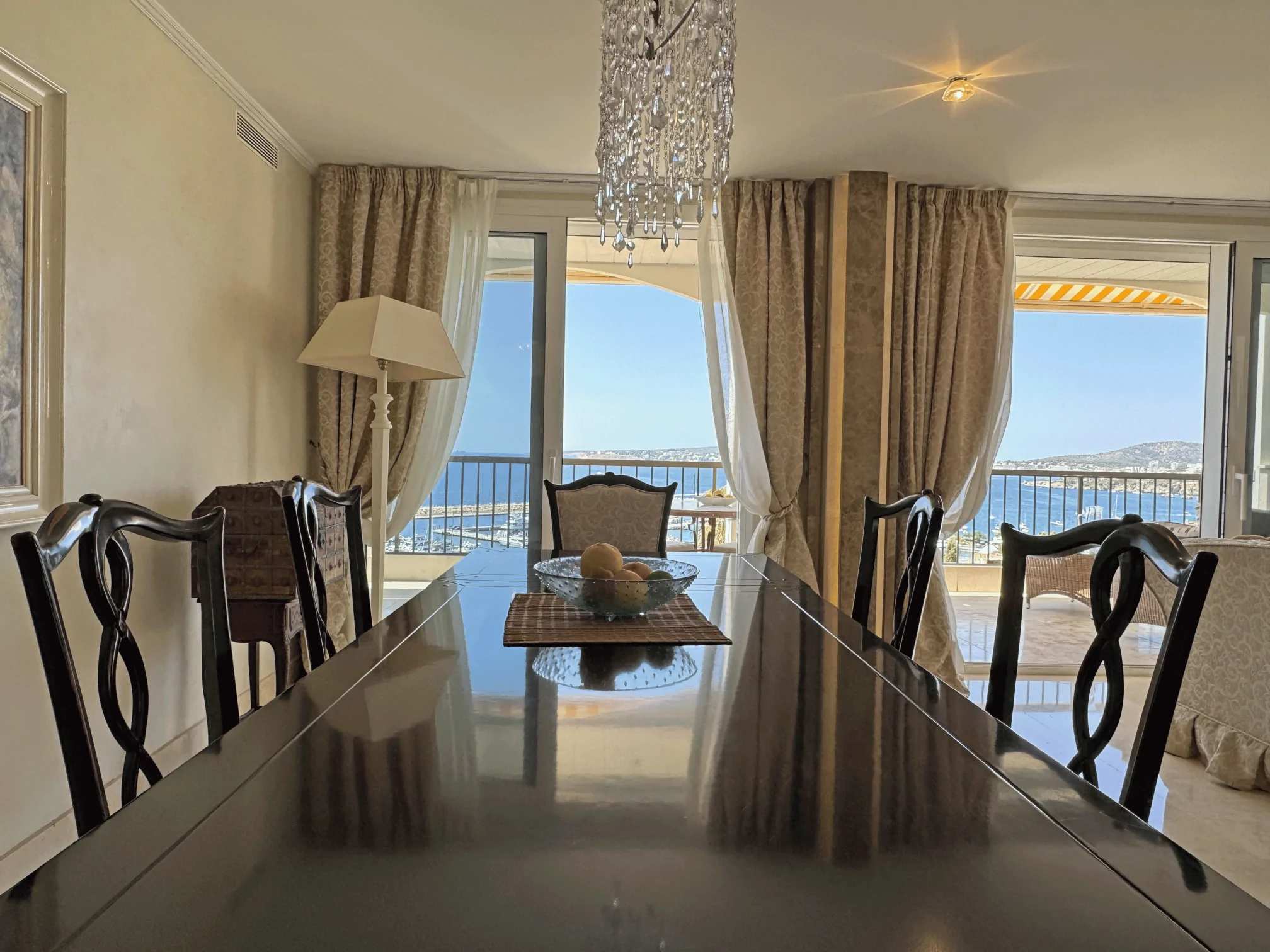 Exclusivo ático con espectaculares vistas al mar y al puerto en Puerto Portals