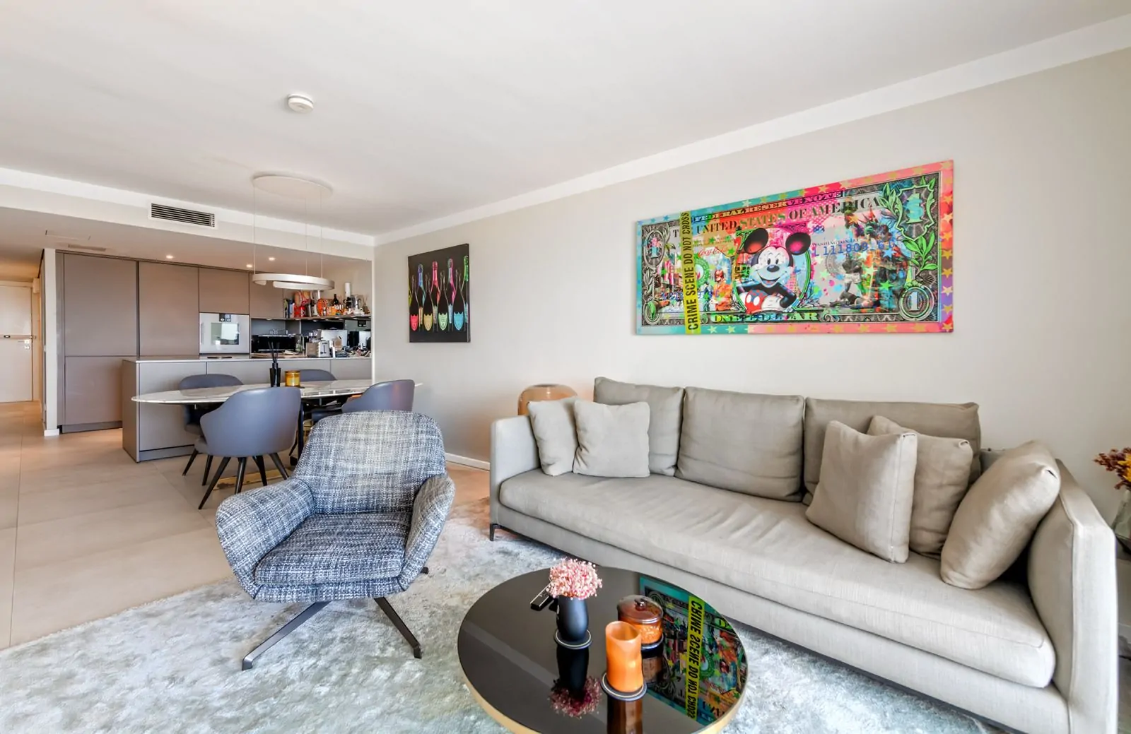 Apartamento reformado en Puerto Portals con vistas parciales al mar.