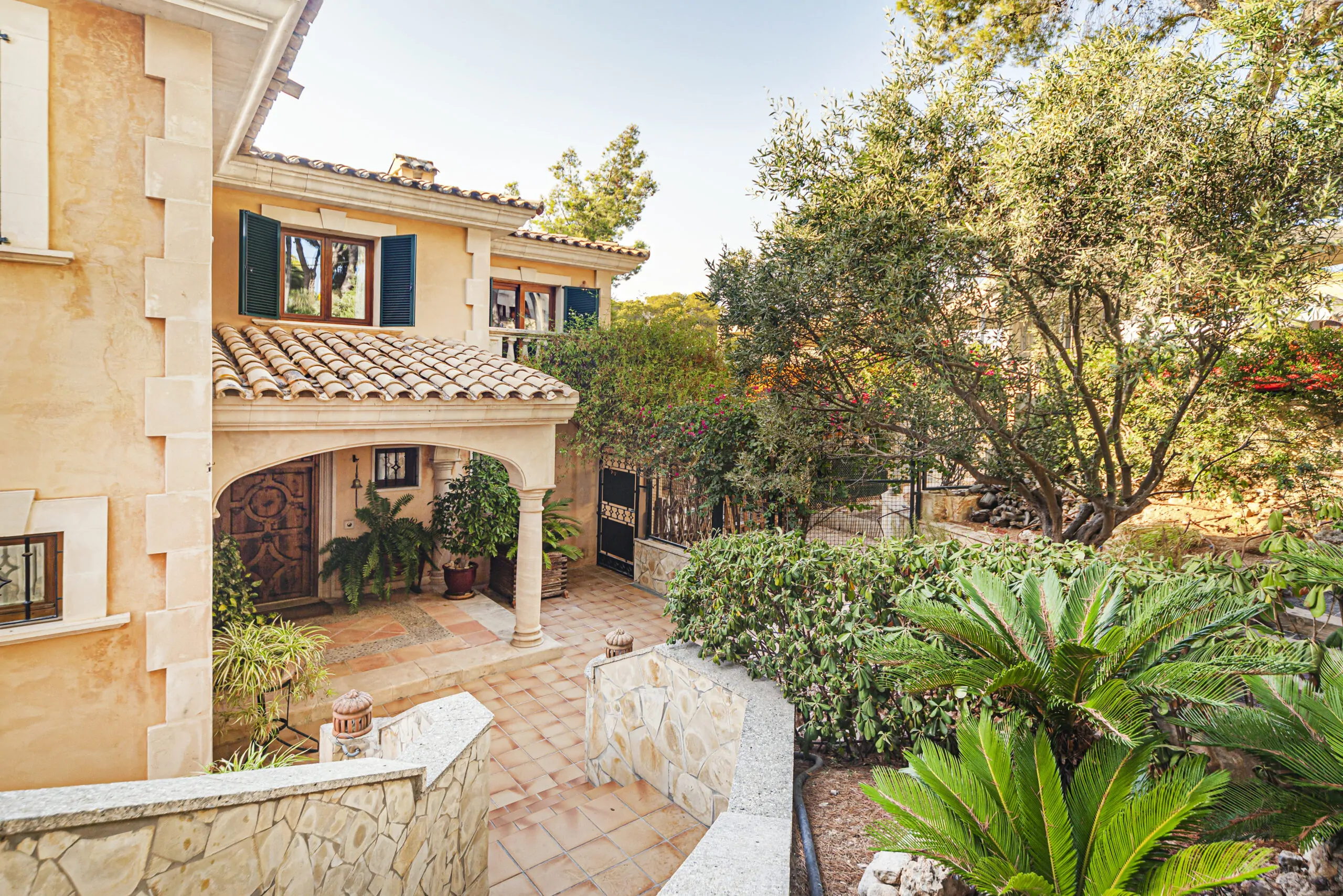 Excepcional villa en Bendinat con dos viviendas independientes