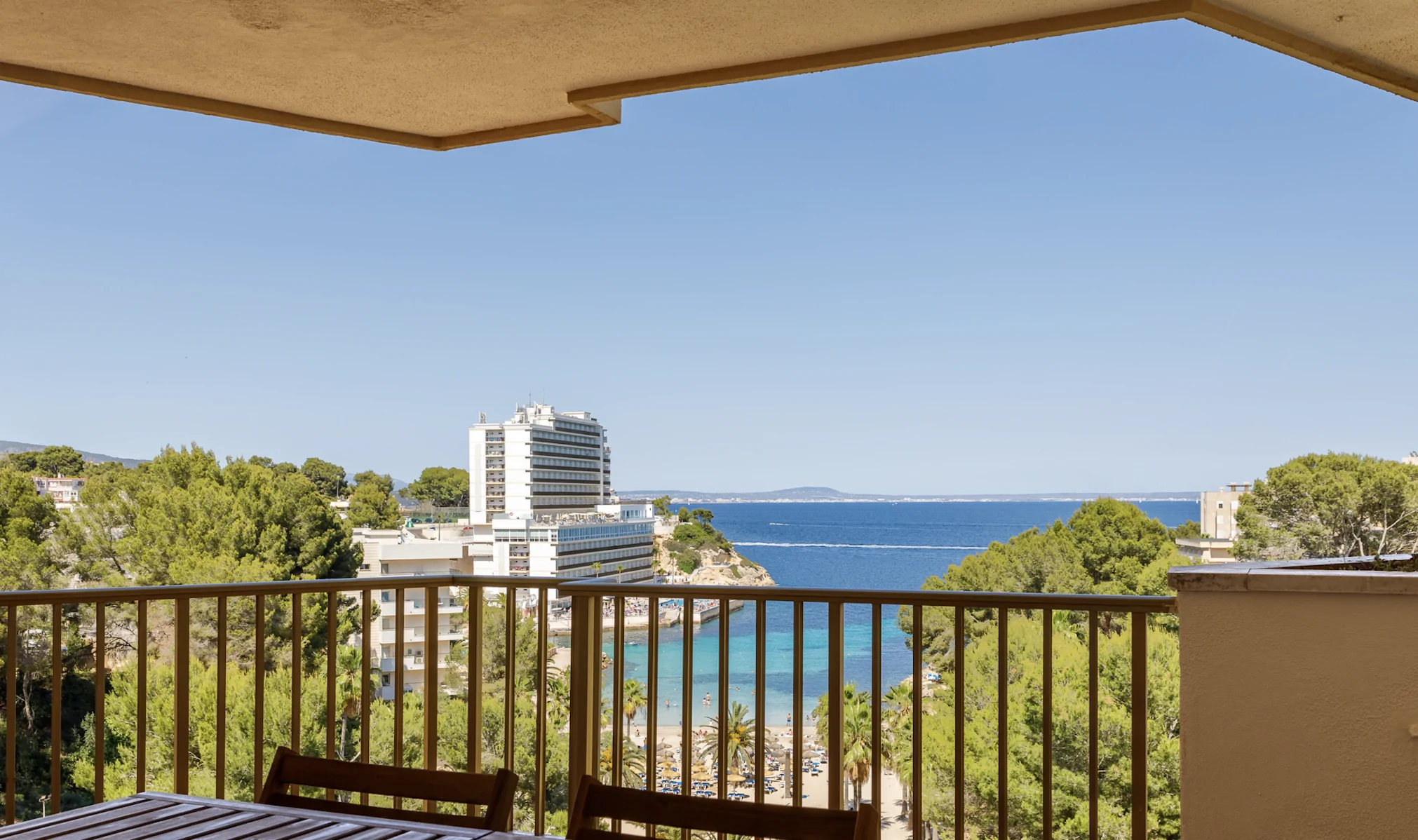 Apartamento con vistas al mar y acceso directo a la playa en Cala Vinyes